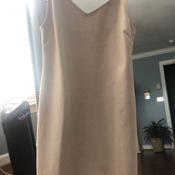 Dress - Picture 1 of 3